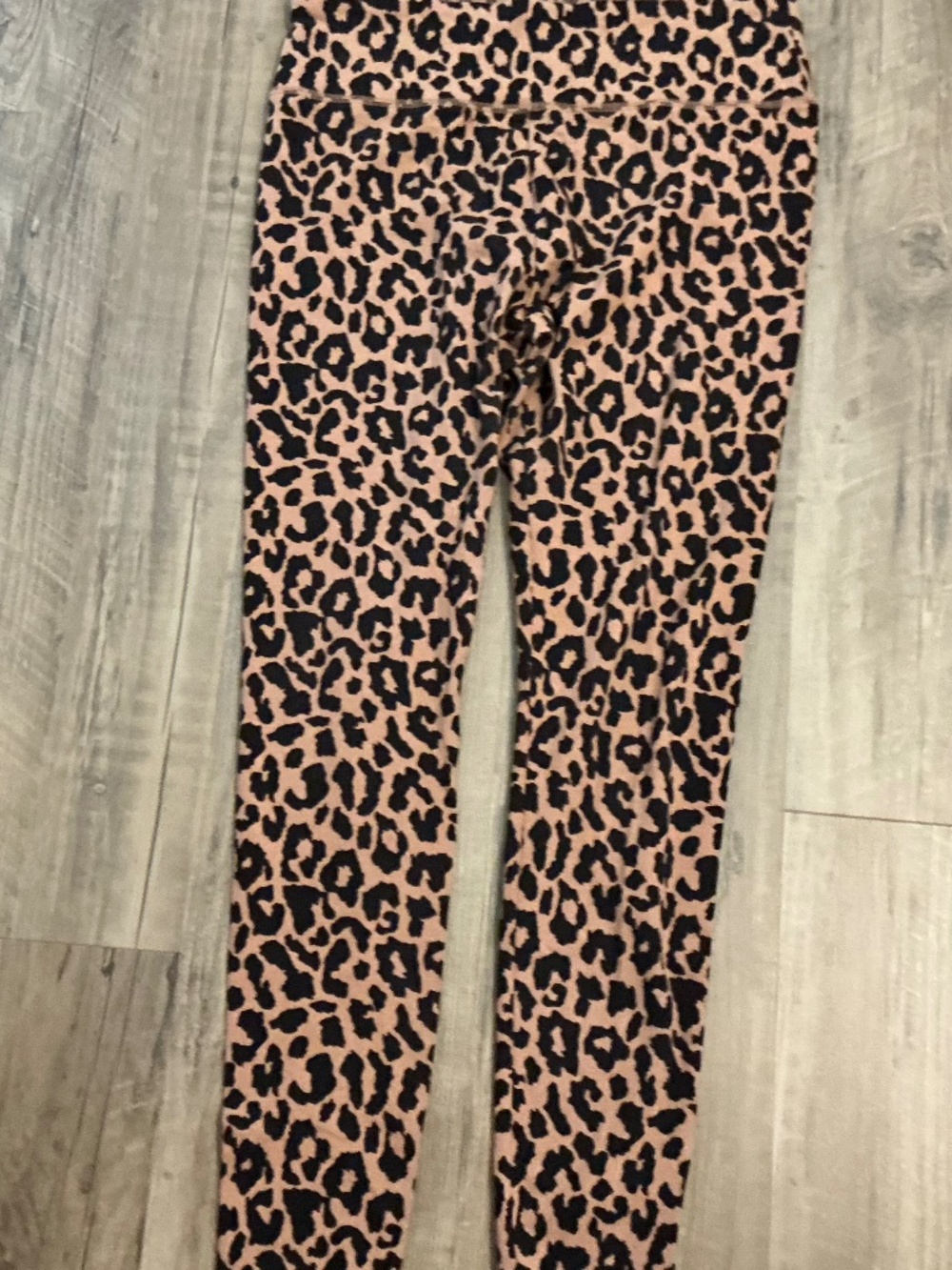 Wild Fable high-rise leopard print leggings, size M